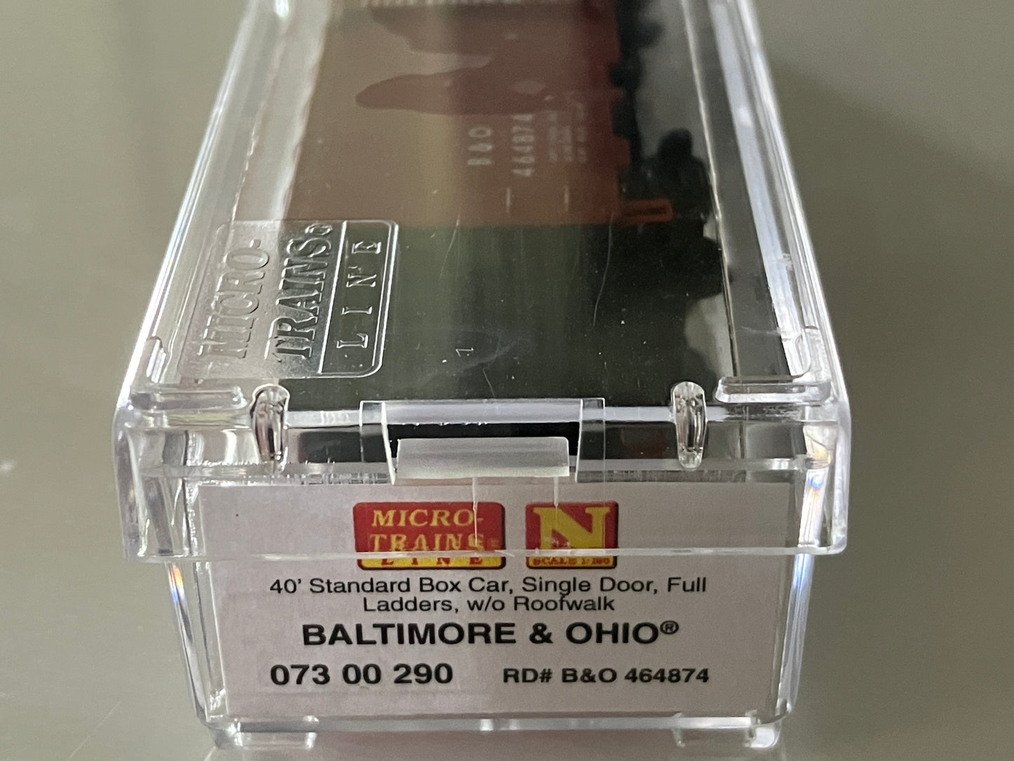 N-Scale - MT07300290 MicroTrains Baltimore & Ohio 40' Std Boxcar #464874 (No Roofwalk)