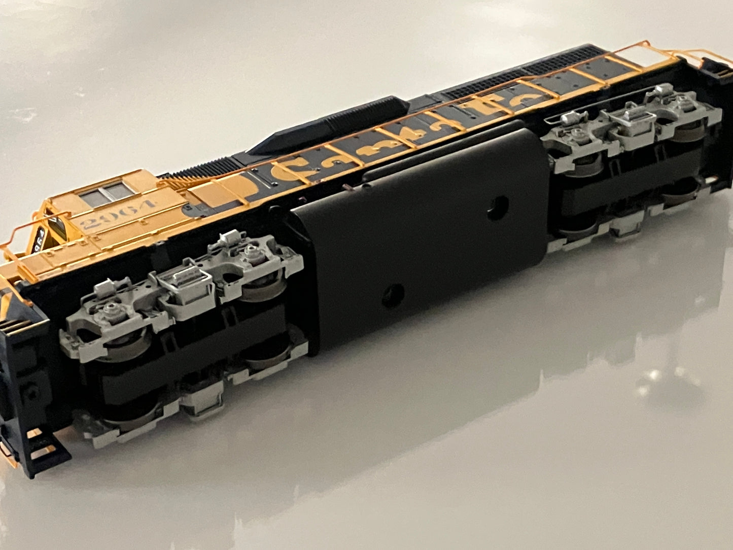 ATL10004038 Atlas Master Gold GP40, Santa Fe #2964 w/DCC & ESU LokSound - Lone Star Collectibles