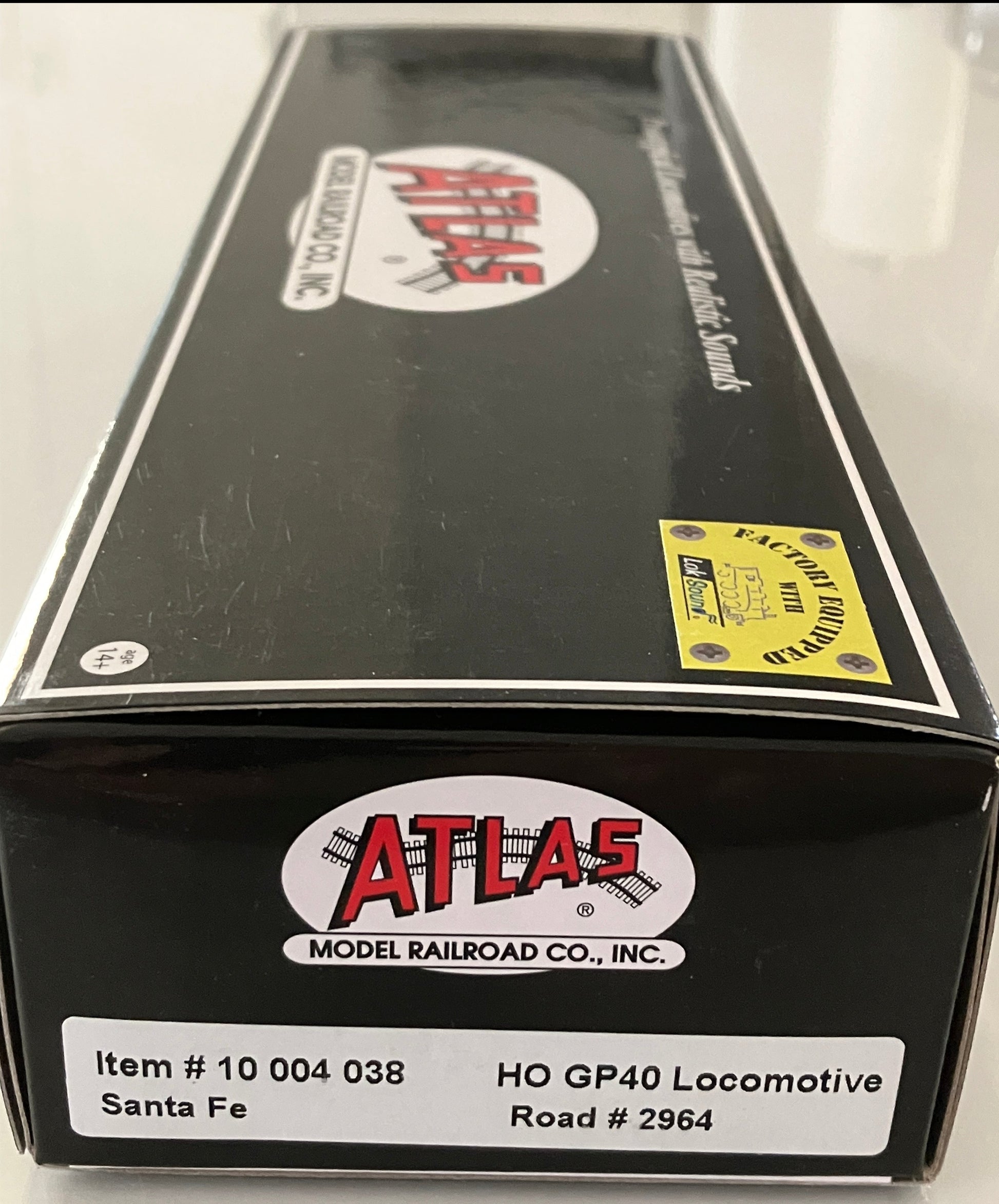 ATL10004038 Atlas Master Gold GP40, Santa Fe #2964 w/DCC & ESU LokSound - Lone Star Collectibles