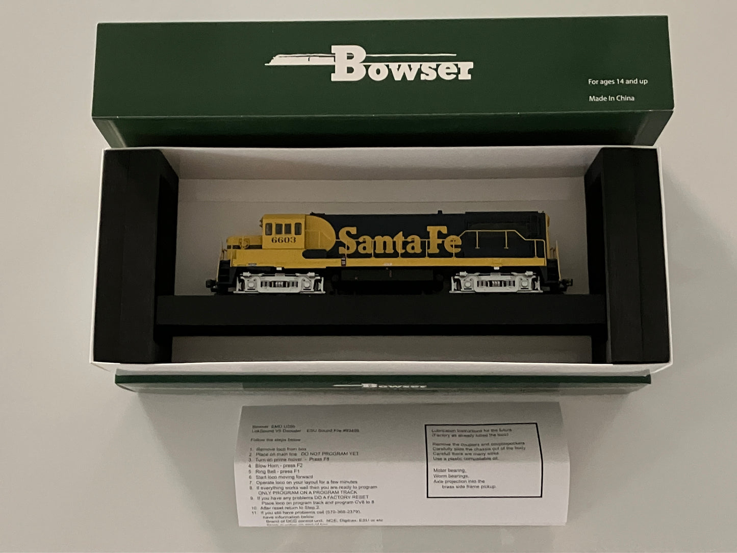 B25170 Bowser U-25B PhIIa, Santa Fe Warbonnet w/DCC & ESU LokSound - Lone Star Collectibles