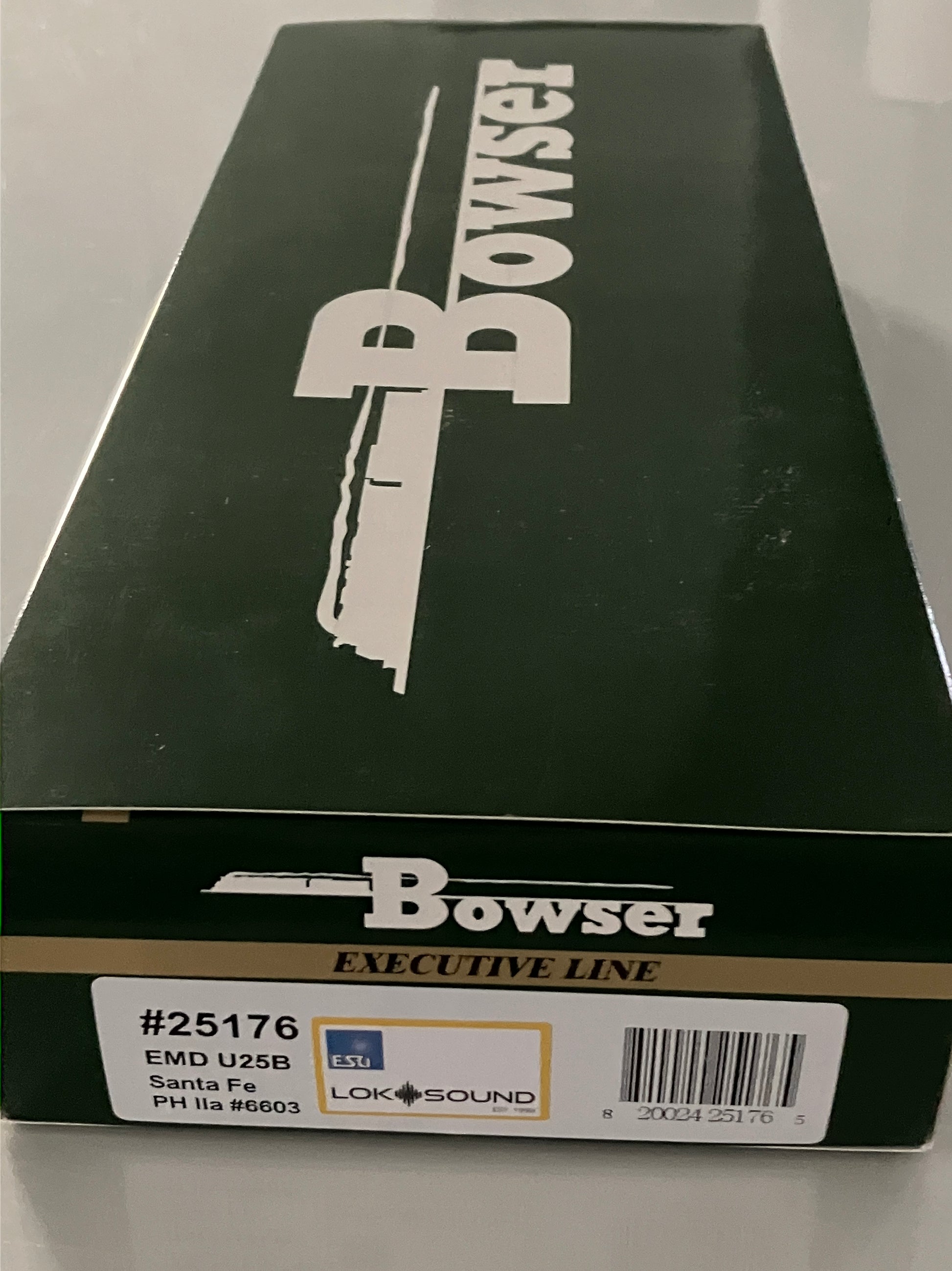 B25170 Bowser U-25B PhIIa, Santa Fe Warbonnet w/DCC & ESU LokSound - Lone Star Collectibles