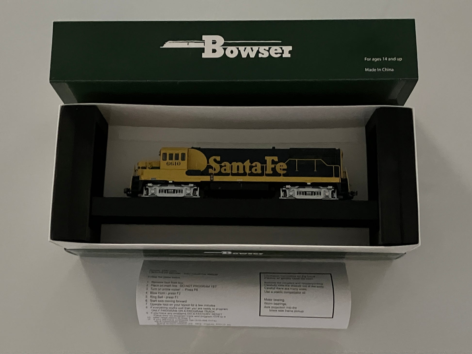 B25170 Bowser U-25B PhIIa, Santa Fe Warbonnet w/DCC & ESU LokSound - Lone Star Collectibles