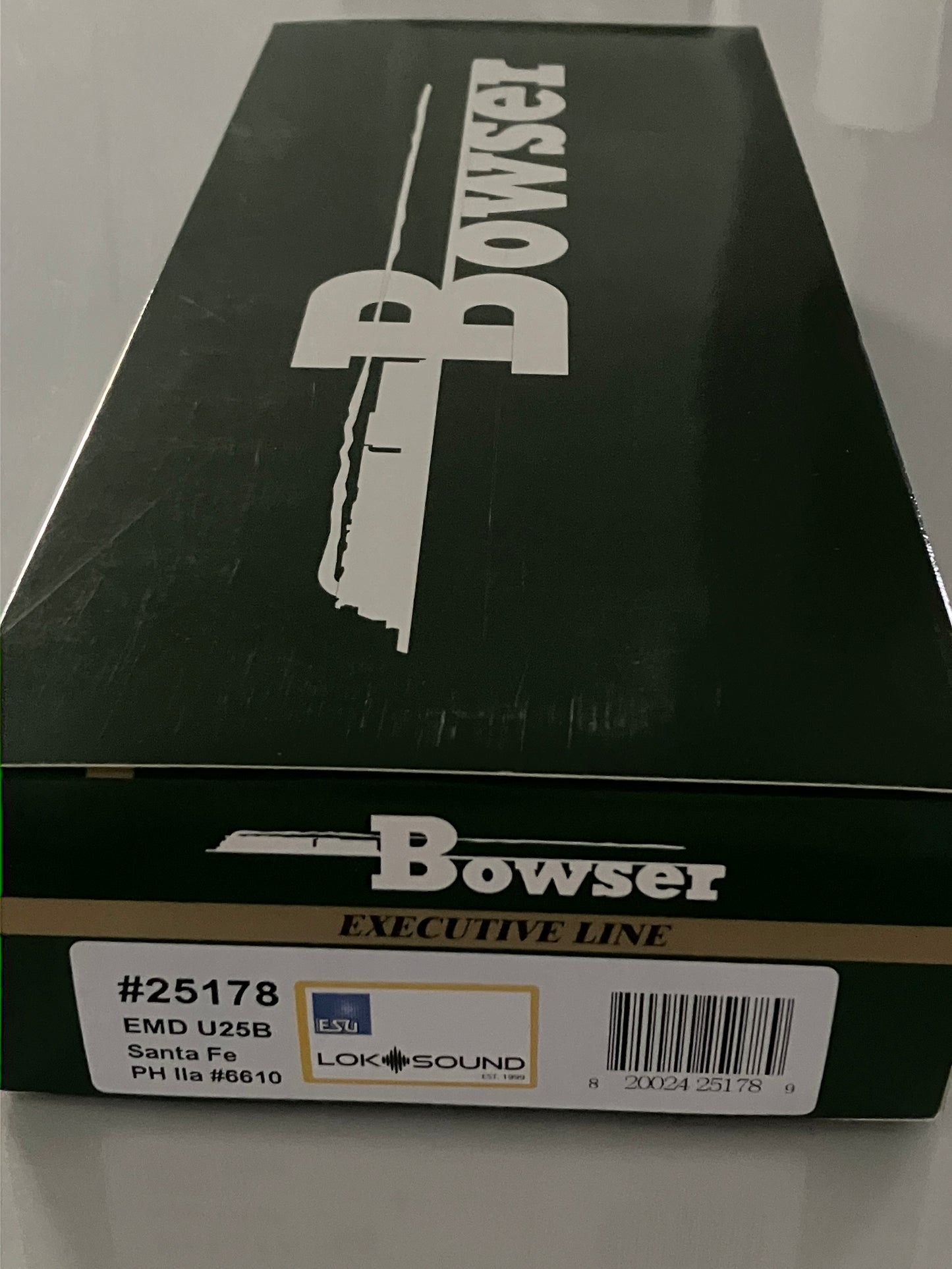 B25170 Bowser U-25B PhIIa, Santa Fe Warbonnet w/DCC & ESU LokSound - Lone Star Collectibles