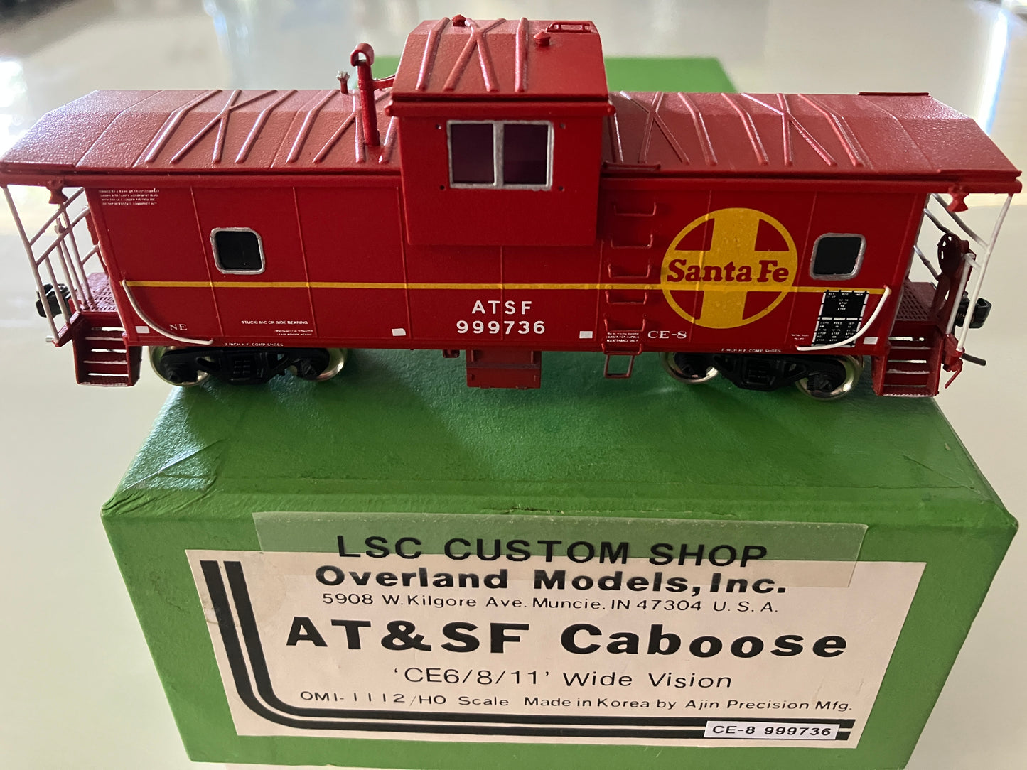 OMI-1112 HO ATSF CE-8 Wide Vision Caboose #999736 (Custom Painted)