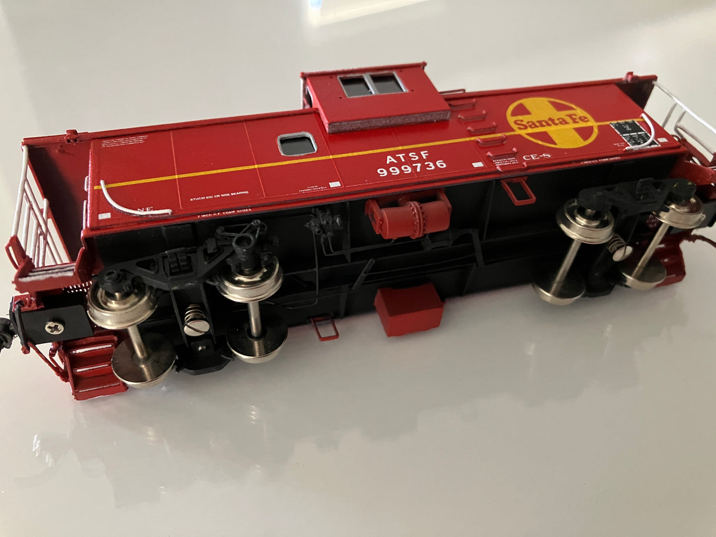 OMI-1112 HO ATSF CE-8 Wide Vision Caboose #999736 (Custom Painted)