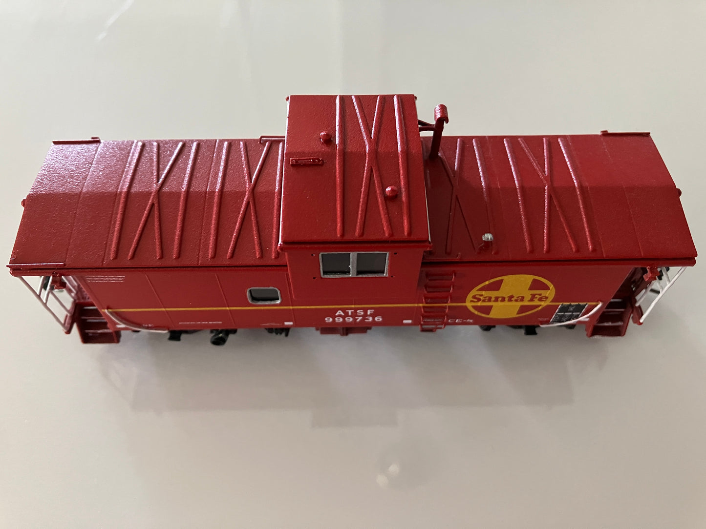 OMI-1112 HO ATSF CE-8 Wide Vision Caboose #999736 (Custom Painted)
