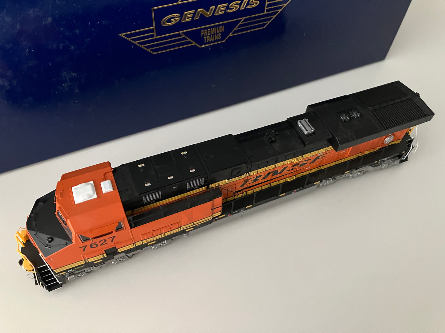 ATHG83109 Athearn Genesis ES44DC, BNSF #7627 w/DCC & Tsunami2 Sound