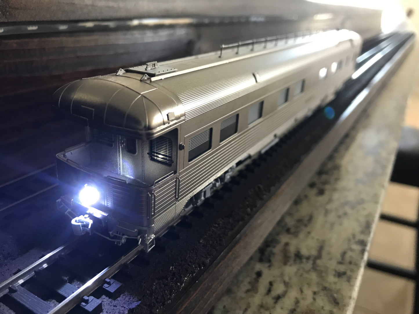CY-1229.1 Santa Fe Budd Business Car #50 "Santa Fe", r/b1981 w/Taillight and SoundCar