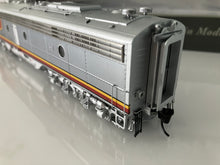 W920-42350 Walther's Proto EMD E8Am Locomotive, Santa Fe w/Sound and DCC