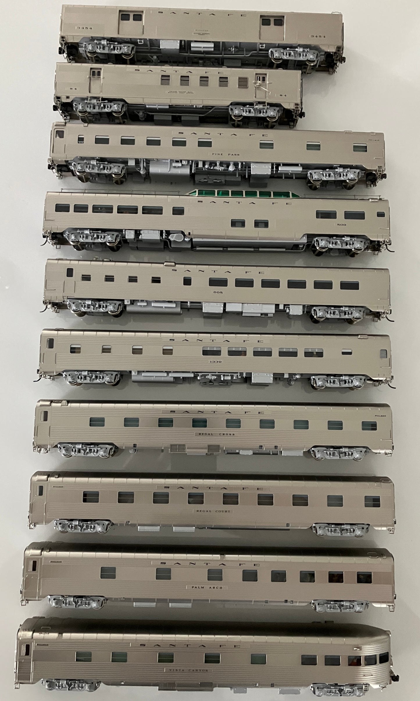 CIL-2149.1S A-2 + B-2 Santa Fe 1951 Super Chief 10-Car Set - F/P 1995 Run - Samhongsa - Lone Star Collectibles