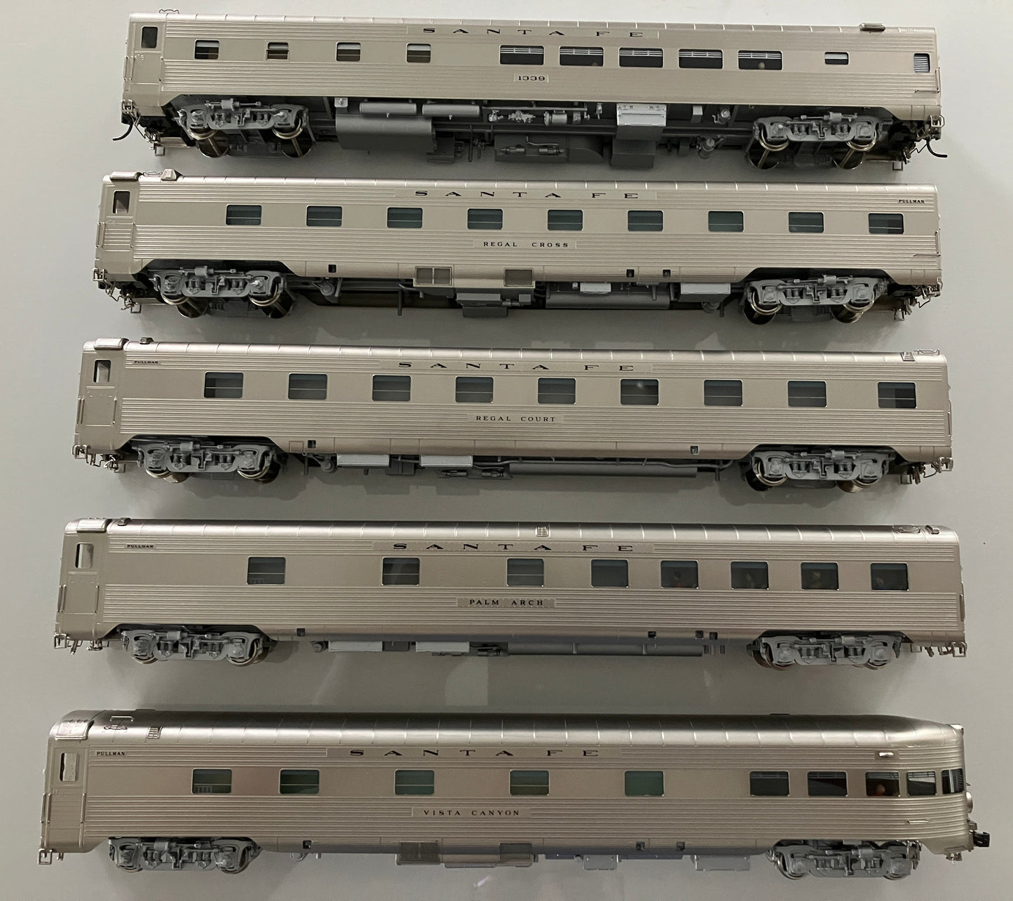 CIL-2149.1S A-2 + B-2 Santa Fe 1951 Super Chief 10-Car Set - F/P 1995 Run - Samhongsa - Lone Star Collectibles